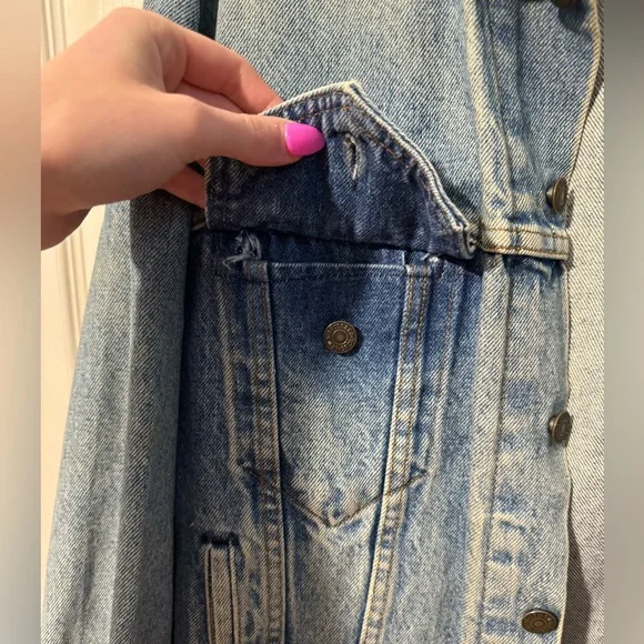 Vintage Levi’s Jean jacket - Picture 7 of 8